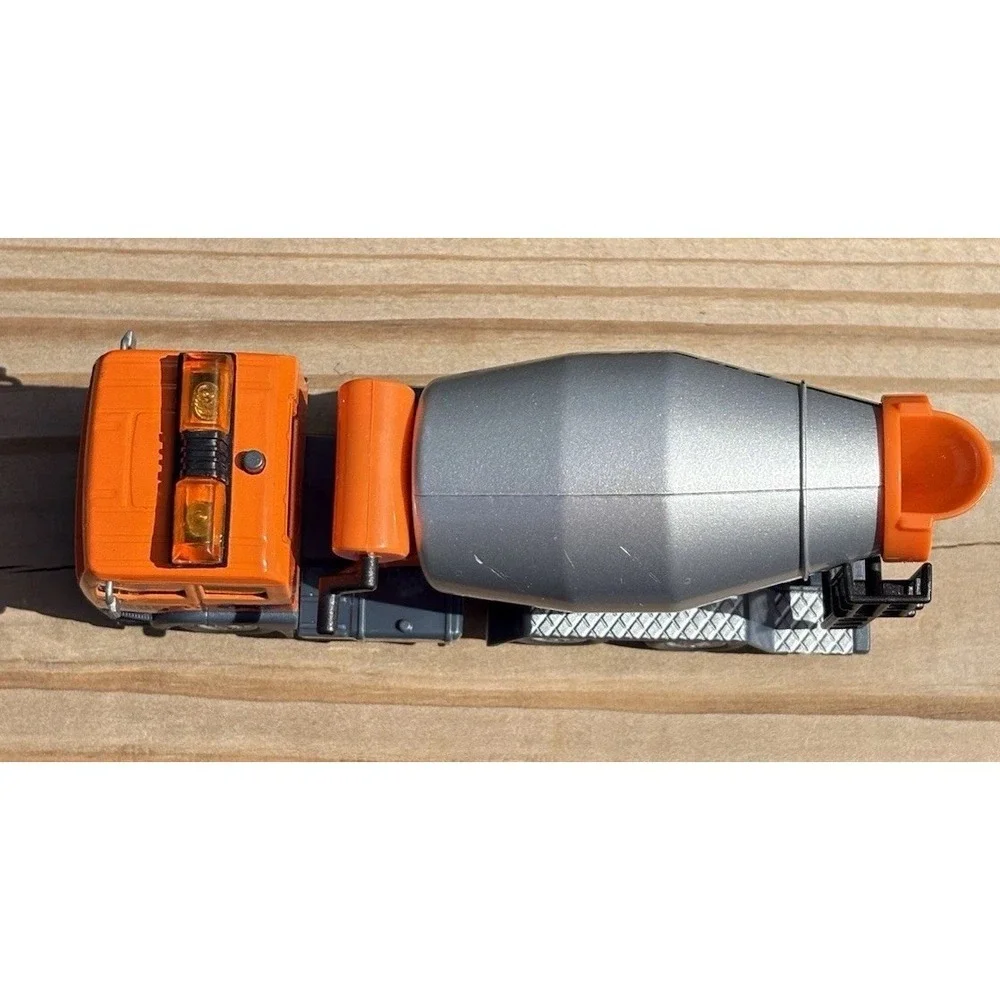 Fun Stuff Die-Cast Metal Cement Mixer Truck Pull Back Light & Sound FS 2451